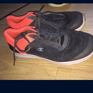 Women’s shoes size 9.5